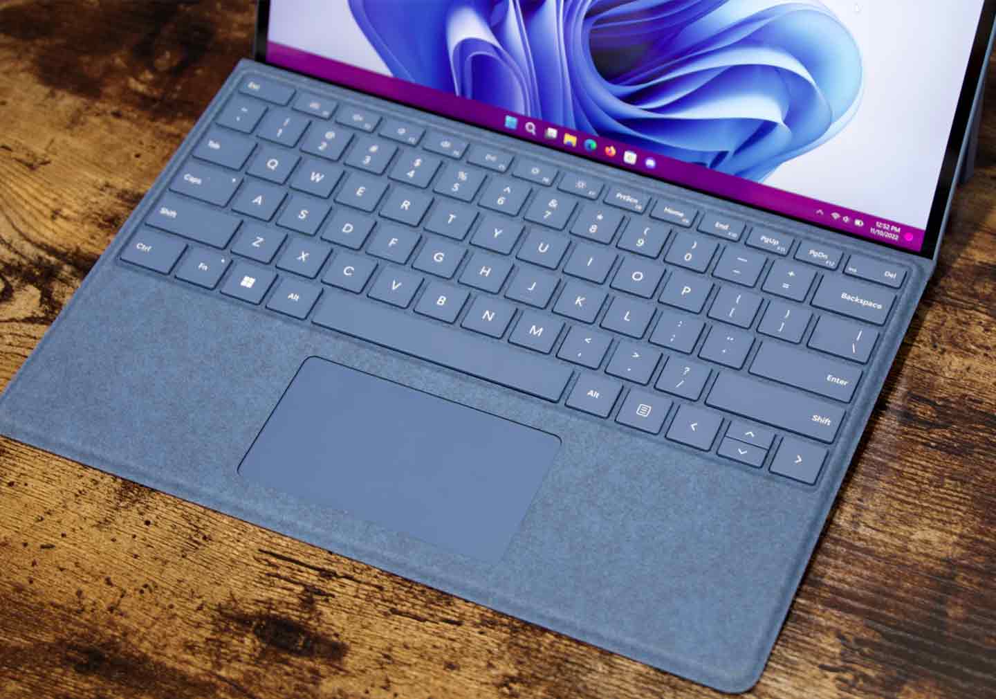 کیبورد مایکروسافت سیگنیچر Surface Pro Signature رنگ آبی (Sapphire)